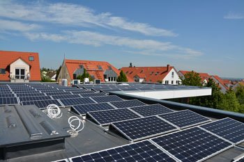 Das Dach als Solar Energiegarten für das Energie plus Gebäude